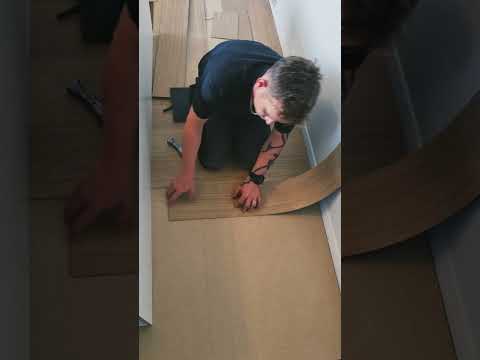 How to do a double scribe, 2 walls 1 tile. Getting that perfect fit👌. #flooringstallation #flooring