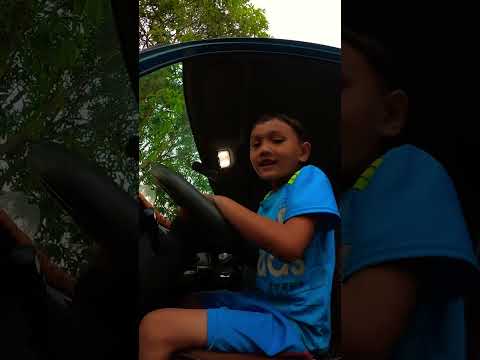 Bạn phan tập bấm còi