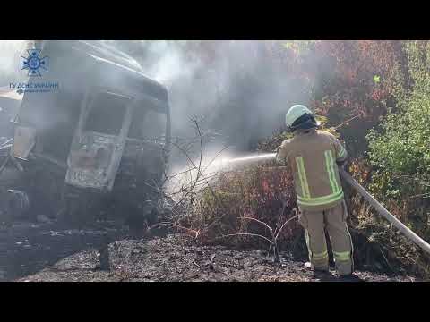 Вінницькі рятувальники ліквідували пожежу автомобіля, яка виникла внаслідок ДТП