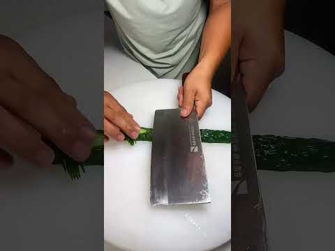 ? Fun and Fancy Cucumber Cutting Ideas for Cool Summer Salads! #RefreshingCrunch #FamilyFun