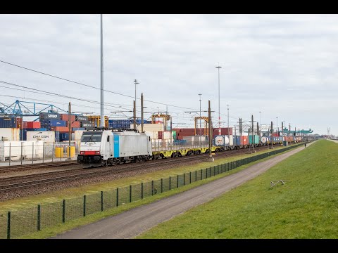 RTB Cargo 186 108 met containertrein op de havenspoorlijn