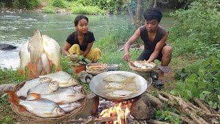 Life in the jungle, Catch fish in the river, Cooking fish with Chili sauce & eating delicious