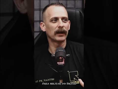 (Polícia Militar) israel nantes chamaram os policial da Rota de idiotas Porta andando em Zig Zag