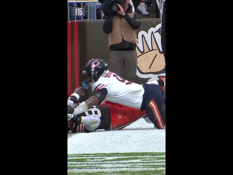 David Njoku catches for a 2-yard Touchdown vs. Chicago Bears video clip