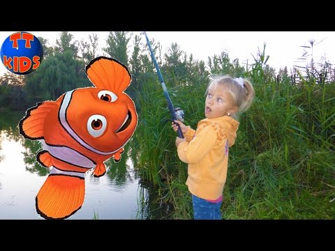 Hello Kitty РЫБАЛКА ДЛЯ ДЕТЕЙ Хелло Китти и Ярослава ловят рыбку для Барсика Видео для детей