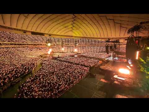 Coldplay - Yellow ( Live in Tokyo 2023)