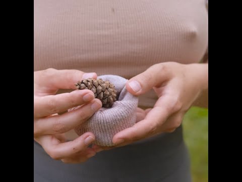 Woman shows a hack to sleep in the wild! 🪓 #ASMR # camping #survivalhacks