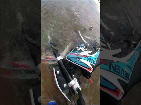 Я думал все, гидроудар)))🌊💦 #эндуро #питбайк #мото #экстрим #endurolive #motocross #enduro #dirtbike