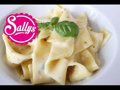 Käsesahnesoße für Nudeln und Nudelgerichte / 4 Zutaten / schnelles Hauptgericht / Sallys Welt