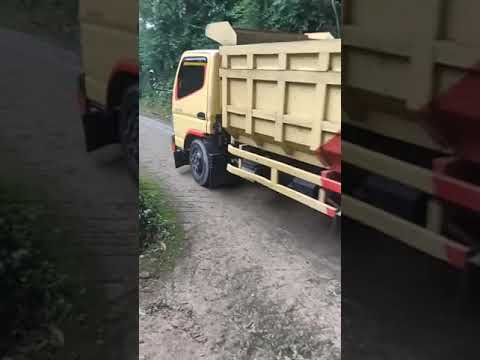 detik detik truk gagal nanjak bermuatan pasir #shorts