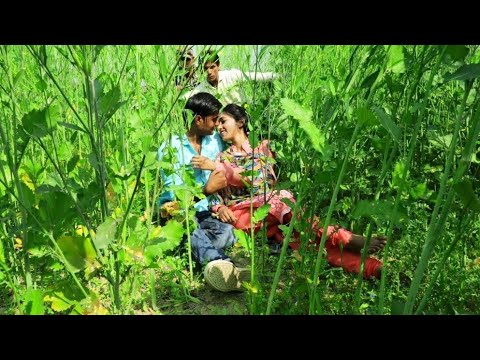 निकले थे पढ़ाई करने पकड़े गये सरसो के खेत में। हुयी अच्छी धुनाई ।अपने बच्चों को निगरानी में रखें ।