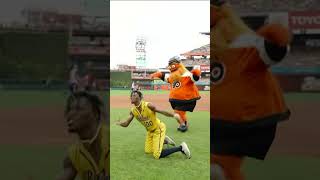 Gritty comes in like a wrecking ball at Savannah Bananas game!