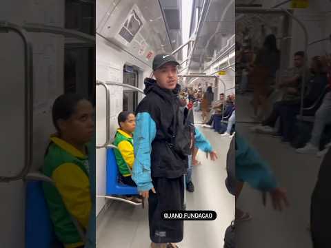 salvador de rima visitou metrô aonde trabalhava como artista de rua antes da fama🔥💥