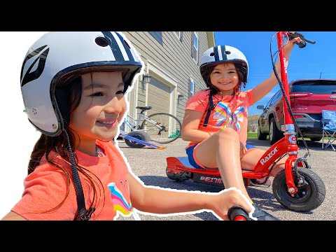 Power Wheels Collections Ride On Car! - Las 2 munecas juegan con bicicleta