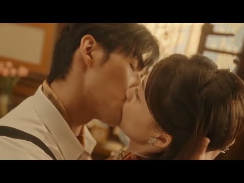 灰姑娘苦等少帥多年，二人再次見面落淚親吻對方#chinesedrama