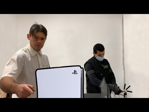 ENCHUFO MI PS5 A LA PARED Y LLAMO A UN ELECTRICISTA PARA QUE LO ARREGLE 🧰