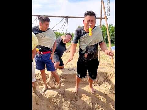 Новая китайская игра стань уточкой 😱😱😱