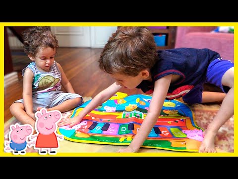 PAULINHO e TOQUINHO brincam com Tapete com Musicas da Peppa Pig