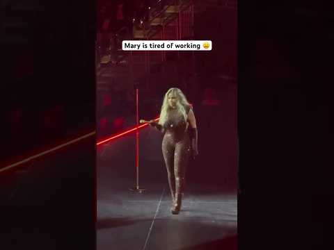 Mary J Blige is all of us having to clock in 😩 #maryjblige #job #singer #dance #workout #mary #love