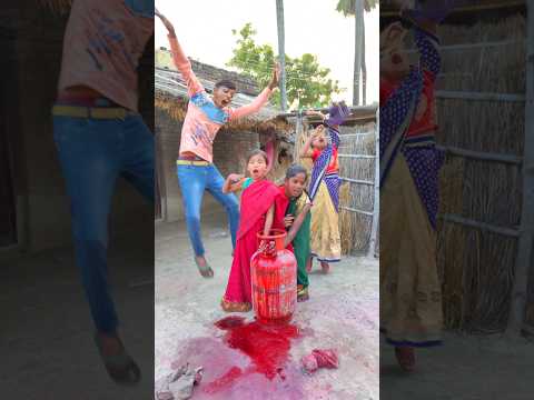 क़ाली और गोरी बहन को गैस मे हाथ फस गया😭🙏#viralvideo #youtubeshorts #ytviral