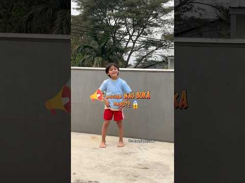 Mugisa Ternyata Pakai Banyak Baju! 😂 Turns Out Mugisa Wore So Many Layers! #shortvideo #funny #kids