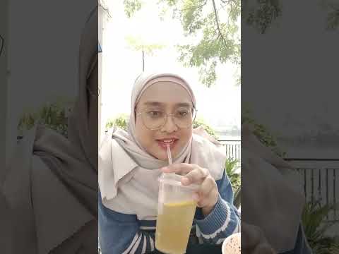 Makan Tepi Danau