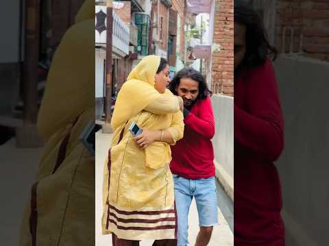 Mujhe bhi Sath le chal ma 🤣🤣 #comedy #funny #javedcomedyking