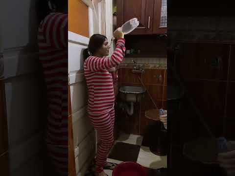 ‏لما أخوي الصغير يحب يهزر معايا شوية 😂😂😂😂￼