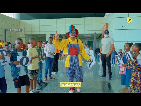Filhos de Funcionários e crianças vizinhas  dos aeroportos, visitam  os aeroportos de Moçambique.