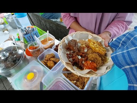 LUDES DALAM 2 JAM & BERJUALAN SUDAH 16 TAHUN !! NASI UDUK BAWAH POHON !!INDONESIAN STREET FOOD