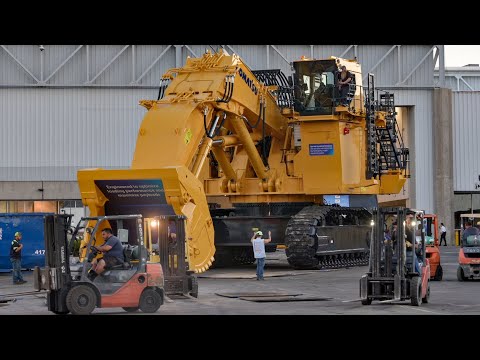 Komatsu PC4000 Shovel Moving from MINExpo 2024