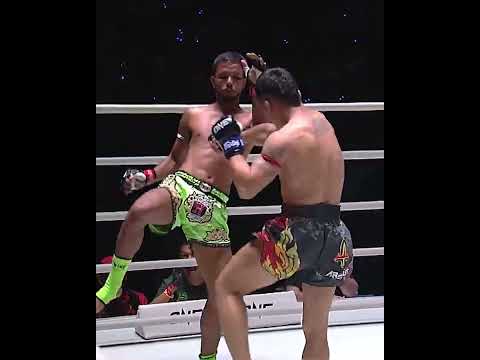 Knockdowns GALORE 🤯 The first fight between Chalawan and Kaoklai was BONKERS!