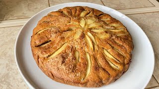 Насладитесь яблочным пирогом с сахарной корочкой.