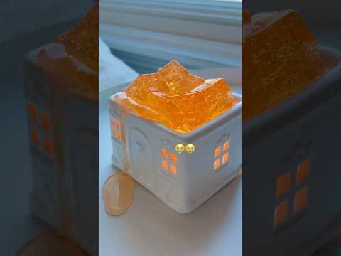 JELLY OVERFLOW 😭😭 Shop jelly wax melts at illuminatedbymia.com!!