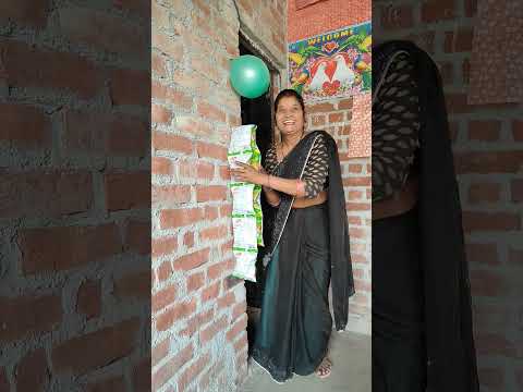 Lam no bong bay nhan qua bat ngol Burst balloons to receive surprise