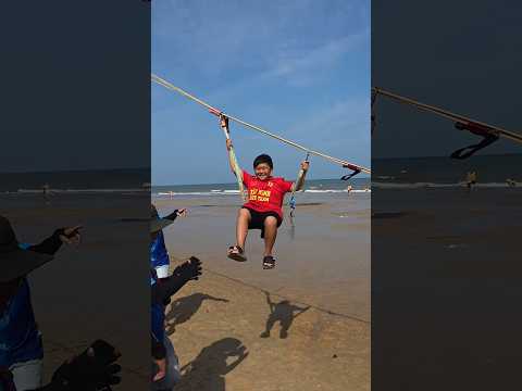 thả diều chú bé đu dây diều khổng lồ .#layangan #kite #layang #kiteo