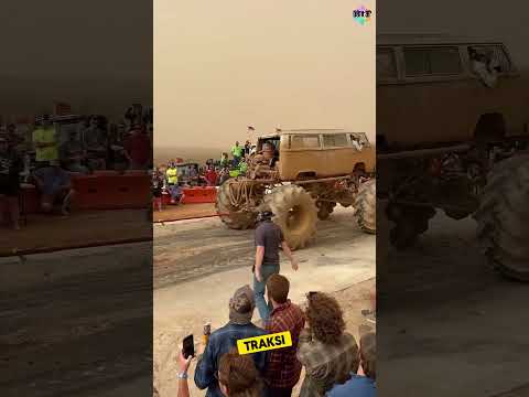 Lompat-Lompat di Atas Truk Demi Menang ๐ฏ #faktaunik #truk #offroad #trukmonster #tugofwar