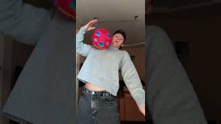 КАК ОНА ЭТО ДЕЛАЕТ?!😂