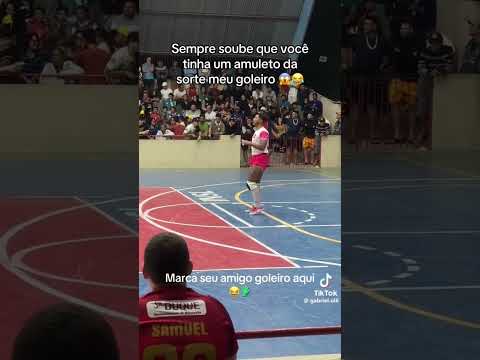 envíaselo a ese amigo que es arquero🤣#futbol #jugadaincreible #potrero #futsal #soccer #tikitiki