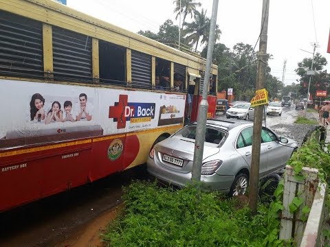 Mercedes C Class survives a Bus - Saves passengers