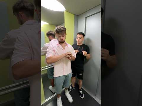 Pov: El que BAJA por las ESCALERAS…🪜🏃🏻 #humor #comedia #shorts