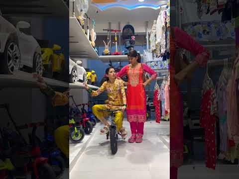 Neetu Ki Baccho Wali Shopping ๐คฃ #neetubisht #funny #lakhneet #comedy #youtubeshorts #shorts #trend