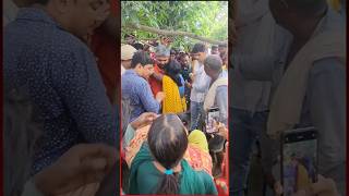 मृ_तक मजदूर के परिजन मनीष कश्यप को पड़कर क्यों रोने लगे?