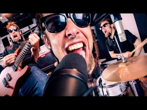 Somebody That I Used To Know (metal cover by Leo Moracchioli)