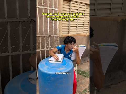Quando as respostas do seu amigo também tá errada: 🤣 #humor #escola #amigos #shorts