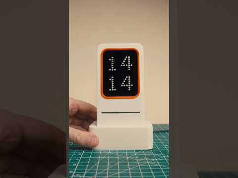 This Retro dock changed my desk setup. #3dprint #tech #3dprinted #3dprinting #iphone