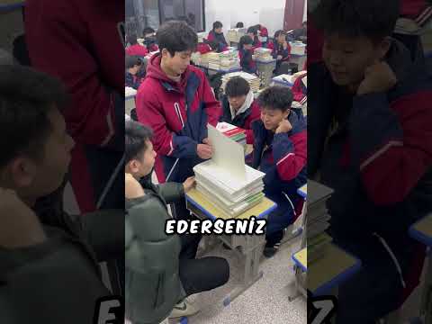 Öğretmen Sınıftaki Tüm Öğrencileri Kandırdı
