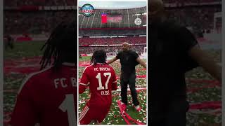 MICHAEL OLISE HAS A VERY SPECIAL MISSION 😁🍻⚽🇩🇪 #Shorts #FCBayern #Bundesliga