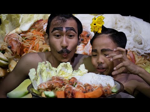 Super spicy papaya salad and shrimp​​ with Noodle delicious In the forest. #food #eating #shorts