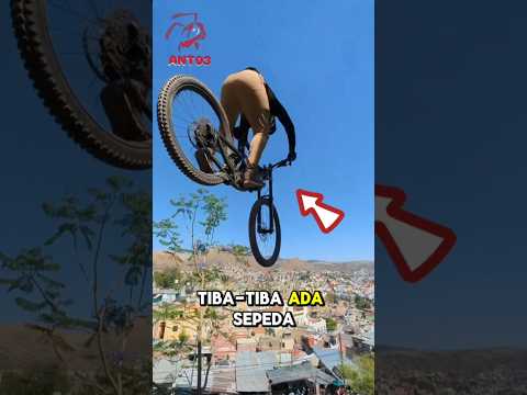 ada sepeda yang terjun dari atap rumahnya ❗🤣❗❗ #shorts #viralshort #viraltiktok #viralvideo